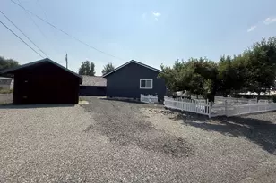 216 B Ave, Seneca, OR 97873 - Photo 2