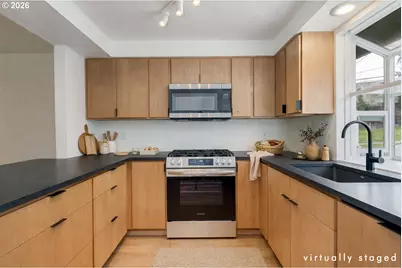 11990 SW Corby Dr #2, Portland, OR 97225 - Photo 4