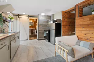 1120 SW Broadway Dr, Portland, OR 97201 - Photo 26