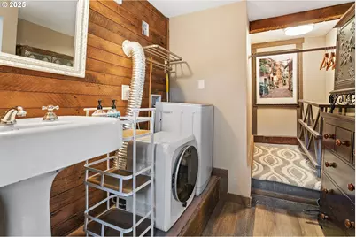1120 SW Broadway Dr, Portland, OR 97201 - Photo 32