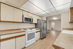 706 NW 85th St, Vancouver, WA 98665 - Photo 14