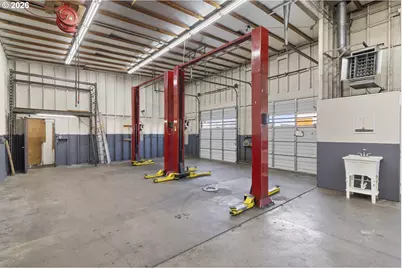 17627 SE McLoughlin Blvd, Milwaukie, OR 97267 - Photo 20