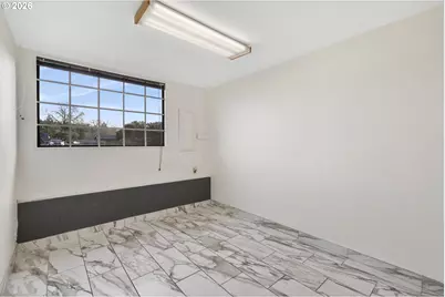 17627 SE McLoughlin Blvd, Milwaukie, OR 97267 - Photo 12