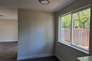 3845 Wilshire Ln, Eugene, OR 97405 - Photo 8