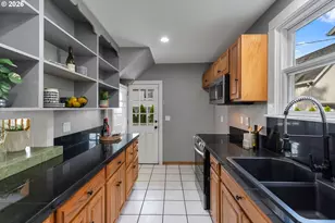 2225 N Humboldt St, Portland, OR 97217 - Photo 12