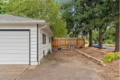 2593 Honeysuckle Way, Salem, OR 97301 - Photo 2