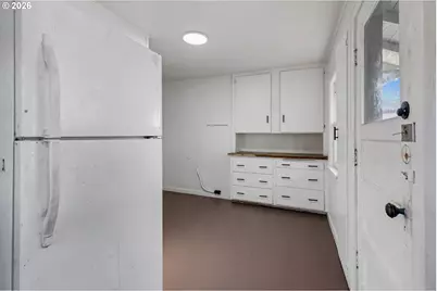 143 SW 3rd St, Pendleton, OR 97801 - Photo 16
