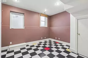 905 NE Holman St, Portland, OR 97211 - Photo 24