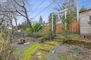 11047 SE Cherry Blossom Dr, Portland, OR 97216 - Photo 40