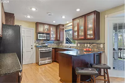 11047 SE Cherry Blossom Dr, Portland, OR 97216 - Photo 6