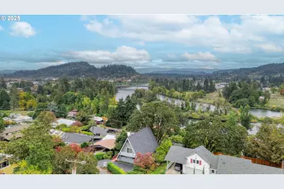 475 Riverview Blvd, Springfield, OR 97477 - Photo 2