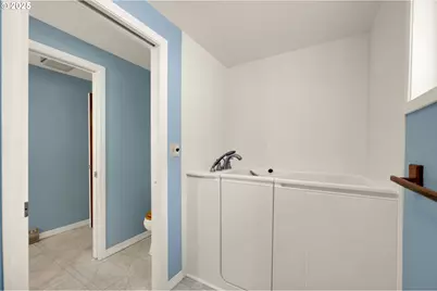 475 Riverview Blvd, Springfield, OR 97477 - Photo 22