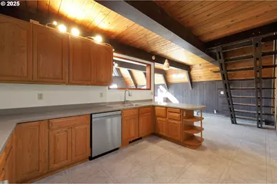 475 Riverview Blvd, Springfield, OR 97477 - Photo 10