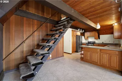 475 Riverview Blvd, Springfield, OR 97477 - Photo 6