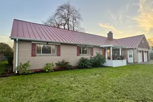 144 Briarcliff Dr, Eugene, OR 97404 - Photo 2