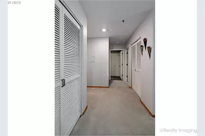 305 S Montgomery St #404, Portland, OR 97201 - Photo 12