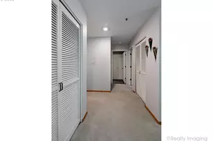 305 S Montgomery St, Portland, OR 97201 - Photo 12