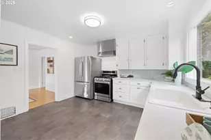5558 SE Stark St, Portland, OR 97215 - Photo 10