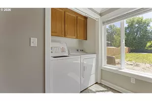 1901 Long St, Sweet Home, OR 97386 - Photo 6