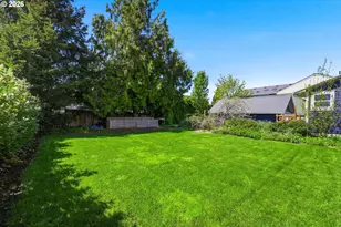 349 S 6th St, Cottage Grove, OR 97424 - Photo 24