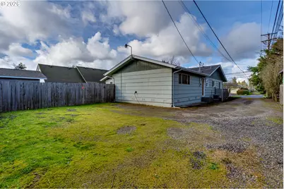525 10th St, Springfield, OR 97477 - Photo 46