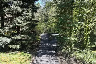 9310 SW 18th Pl, Portland, OR 97219 - Photo 36