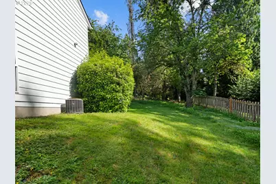 9310 SW 18th Pl, Portland, OR 97035 - Photo 38