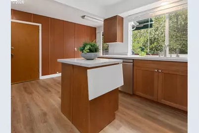 9310 SW 18th Pl, Portland, OR 97219 - Photo 14