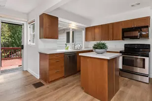 9310 SW 18th Pl, Portland, OR 97035 - Photo 8