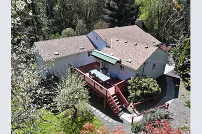 9310 SW 18th Pl, Portland, OR 97219 - Photo 16