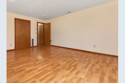 9310 SW 18th Pl, Portland, OR 97035 - Photo 26