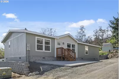 2208 W 10th St, The Dalles, OR 97058 - Photo 2