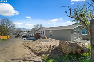 2208 W 10th St, The Dalles, OR 97058 - Photo 24