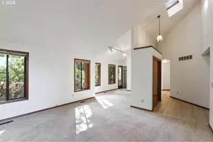 25 Aquinas St, Lake Oswego, OR 97035 - Photo 6