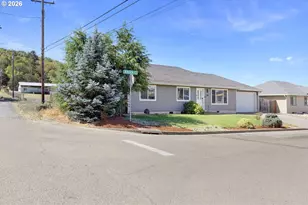 108 Jensen Ct, Roseburg, OR 97471 - Photo 2
