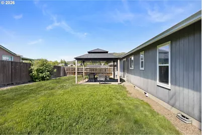 108 Jensen Ct, Roseburg, OR 97471 - Photo 26