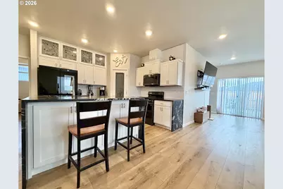 438 Greencrest St NE, Salem, OR 97301 - Photo 8