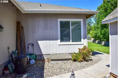 799 Three Pines Rd, Grants Pass, OR 97526 - Photo 30