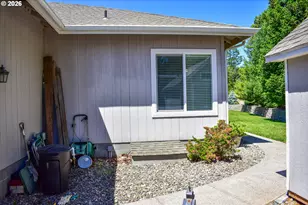 799 Three Pines Rd, Grants Pass, OR 97526 - Photo 30