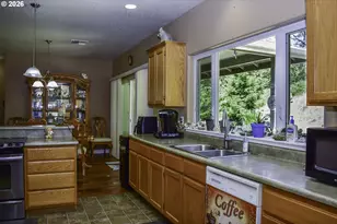 799 Three Pines Rd, Grants Pass, OR 97526 - Photo 6