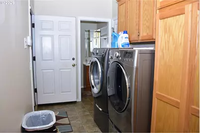 799 Three Pines Rd, Grants Pass, OR 97526 - Photo 20