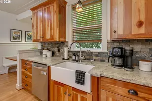 2939 SW Custer St, Portland, OR 97219 - Photo 12