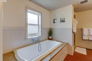 2939 SW Custer St, Portland, OR 97219 - Photo 28