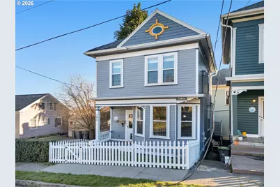 590 17th St, Astoria, OR 97103 - Photo 2