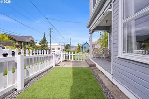 590 17th St, Astoria, OR 97103 - Photo 32