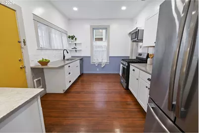 590 17th St, Astoria, OR 97103 - Photo 8