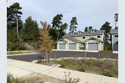 1433 37th St, Florence, OR 97439 - Photo 4