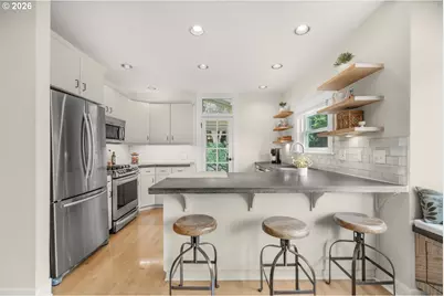 1361 SW Broadway Dr, Portland, OR 97201 - Photo 18