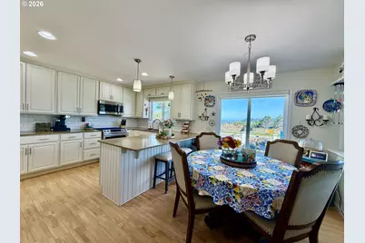 1247 Iris St, Brookings, OR 97415 - Photo 16
