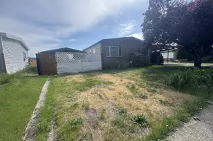 1404 NW Wallace Rd, McMinnville, OR 97128 - Photo 2